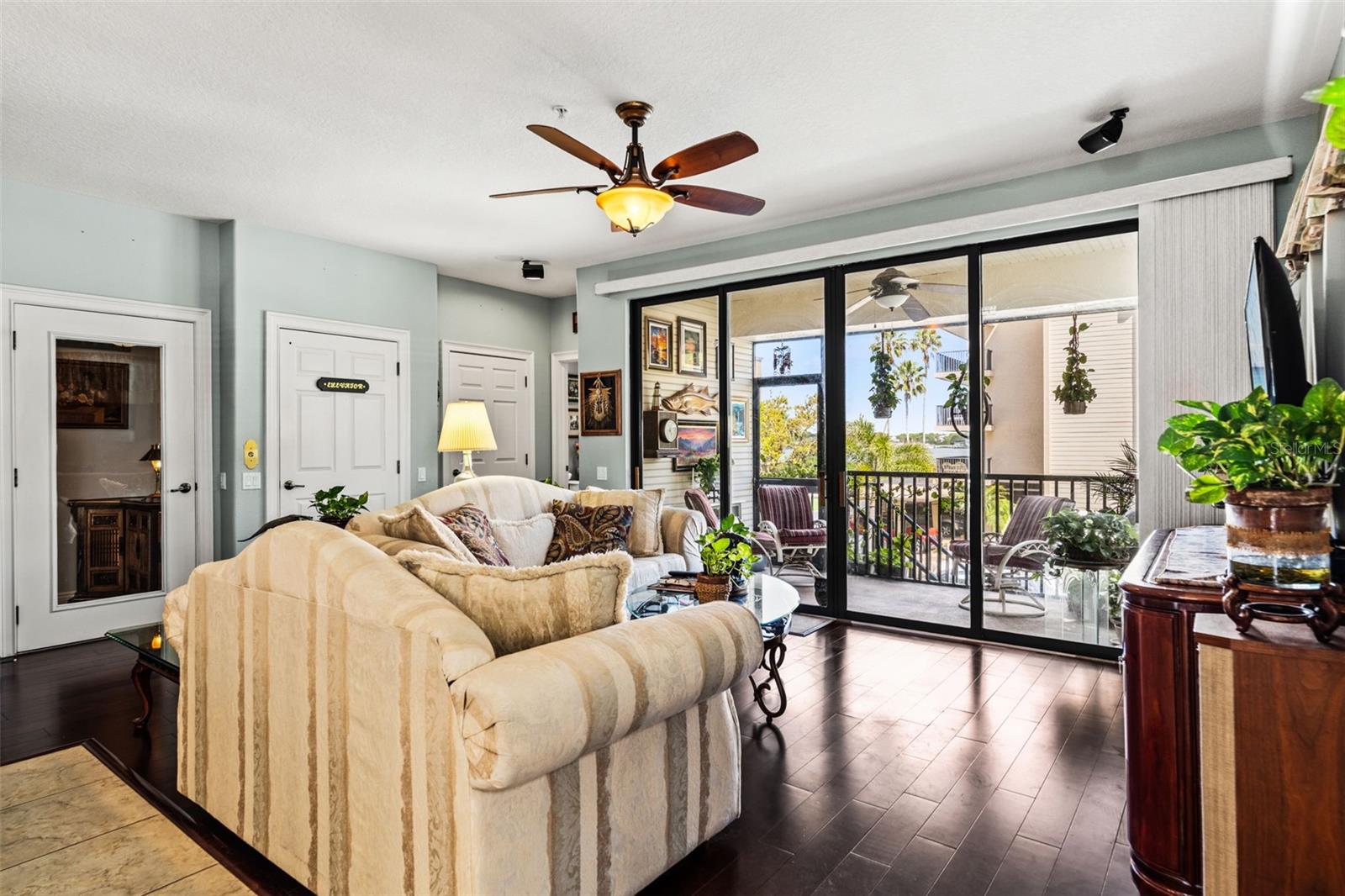 BELLA COSTA - Residential