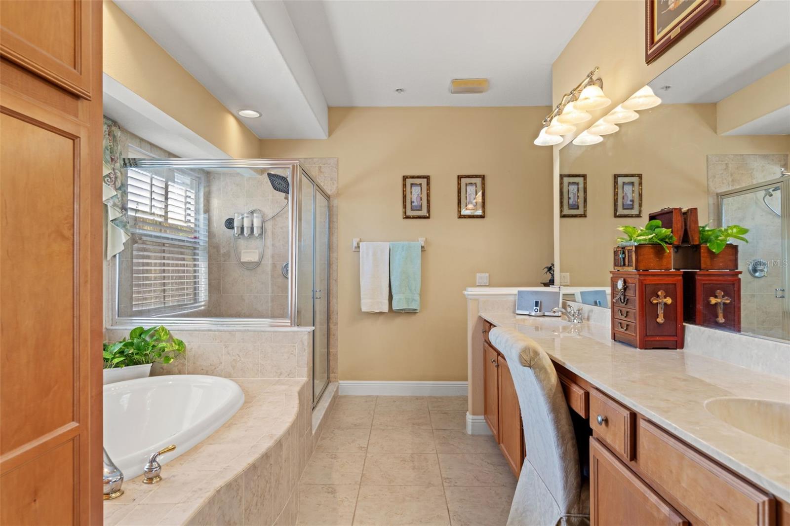 BELLA COSTA - Residential