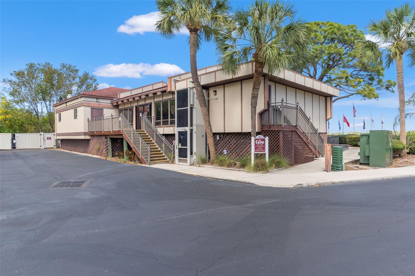 BELLA COSTA - Residential