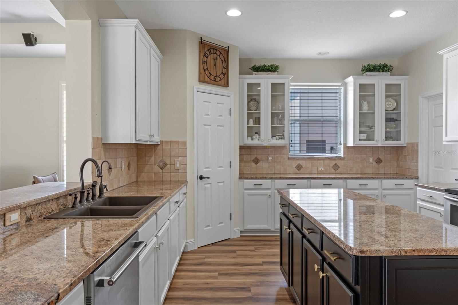 AVERY PARK - Residential