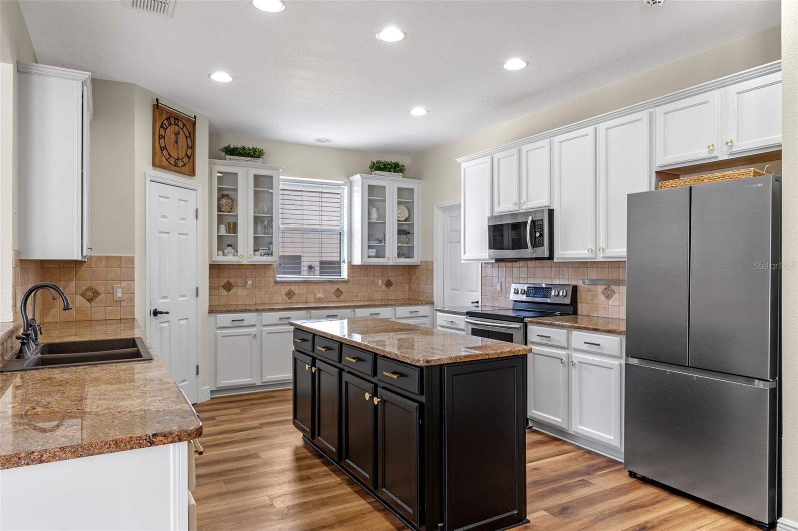 AVERY PARK - Residential