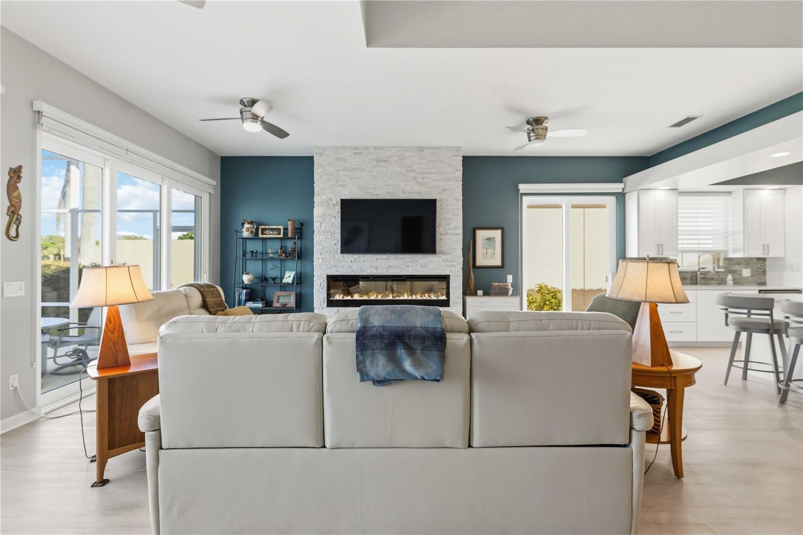 VILLAGEWALK UNIT 1B - Residential