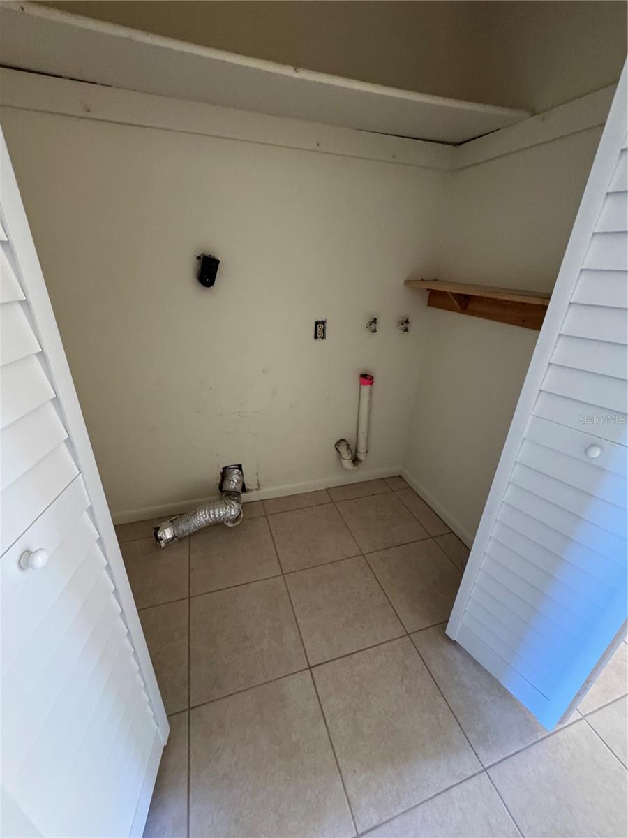 LAKE GIBSON VILLAS PH 03-C - Residential Lease