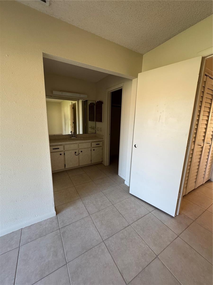 LAKE GIBSON VILLAS PH 03-C - Residential Lease