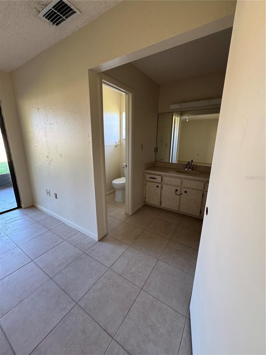 LAKE GIBSON VILLAS PH 03-C - Residential Lease