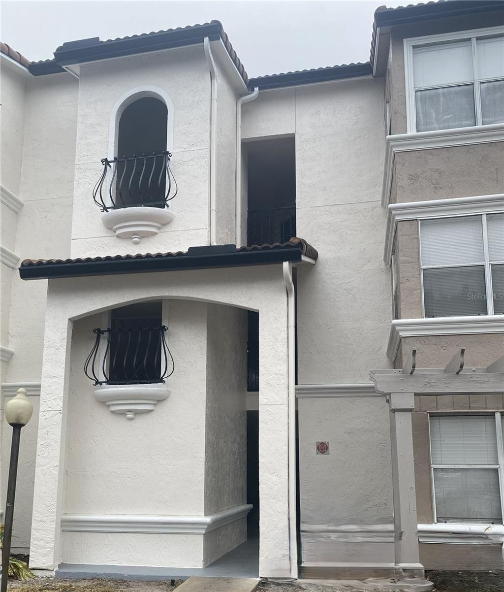 Photo of 5156 Conroy Road #1122, Orlando, FL 32811 (MLS # O6423713)