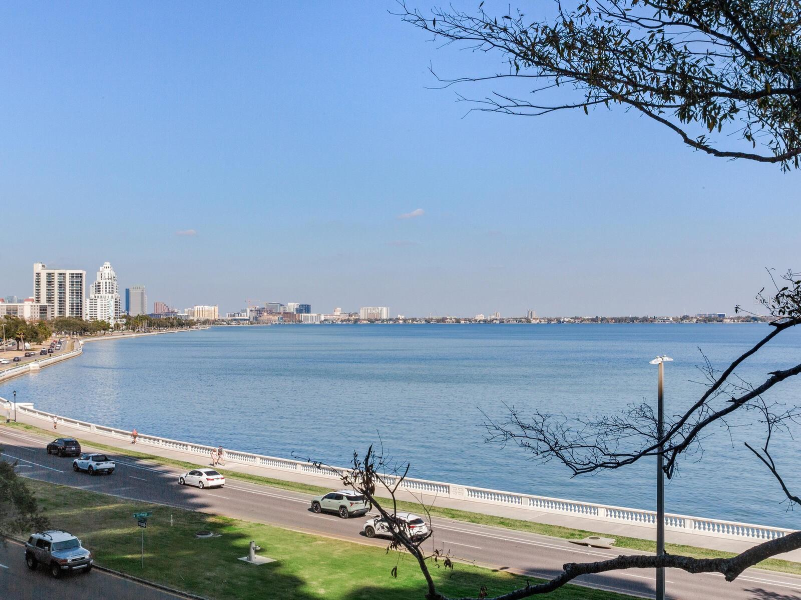 3105 BAY OAKS CONDO PCL #303 - Residential