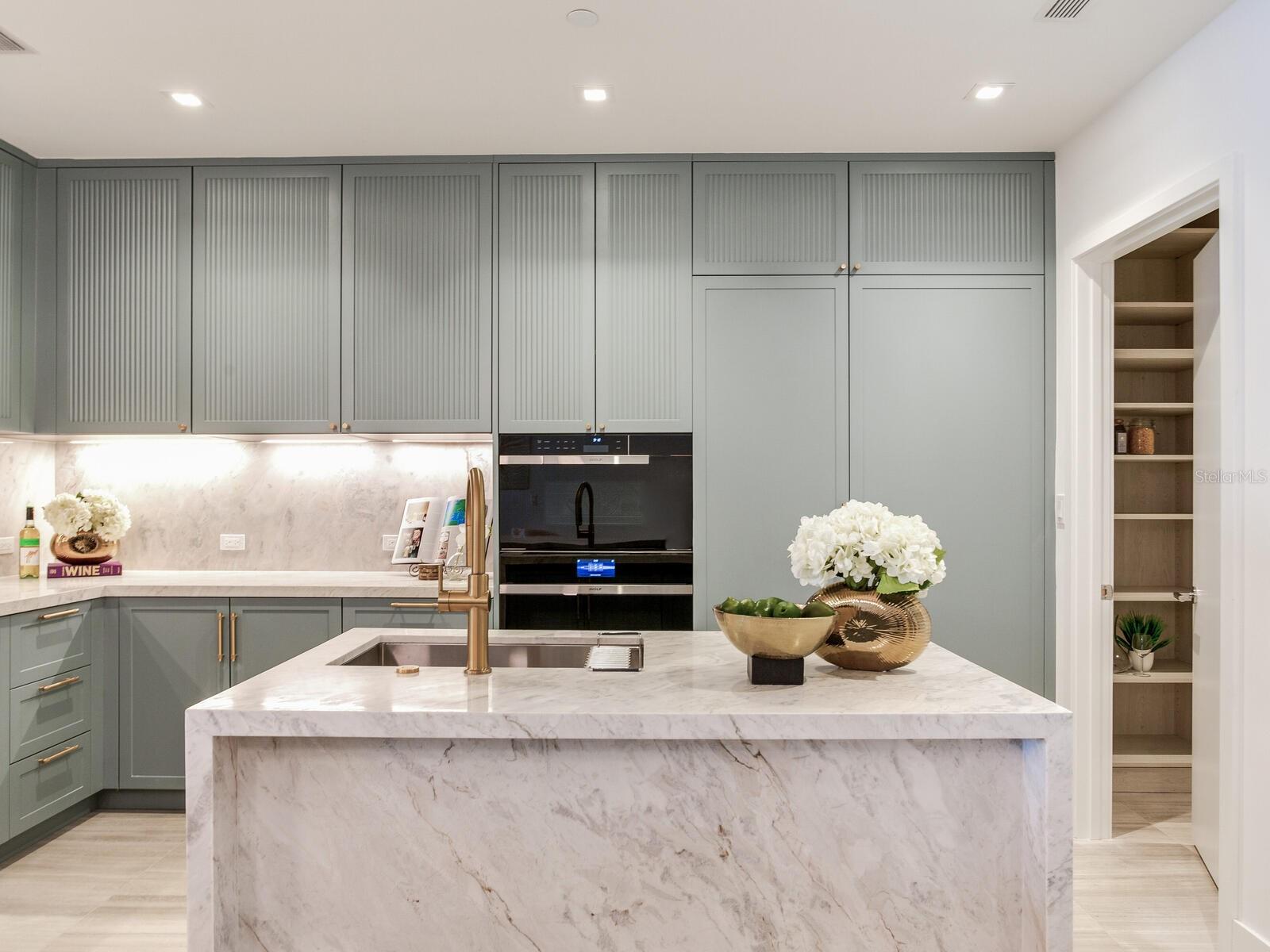 3105 BAY OAKS CONDO PCL #303 - Residential