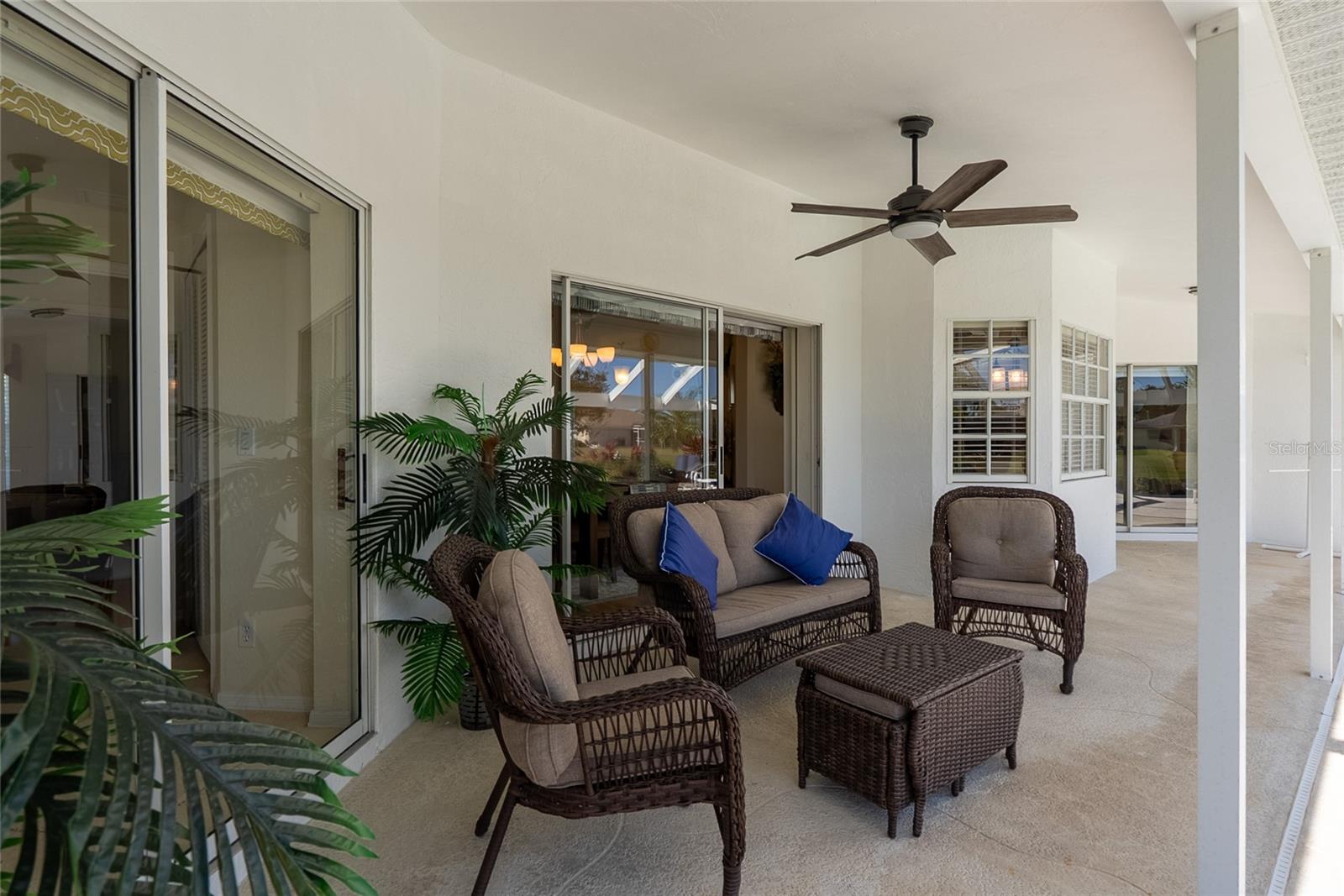 ROTONDA WEST PEBBLE BEACH - Residential