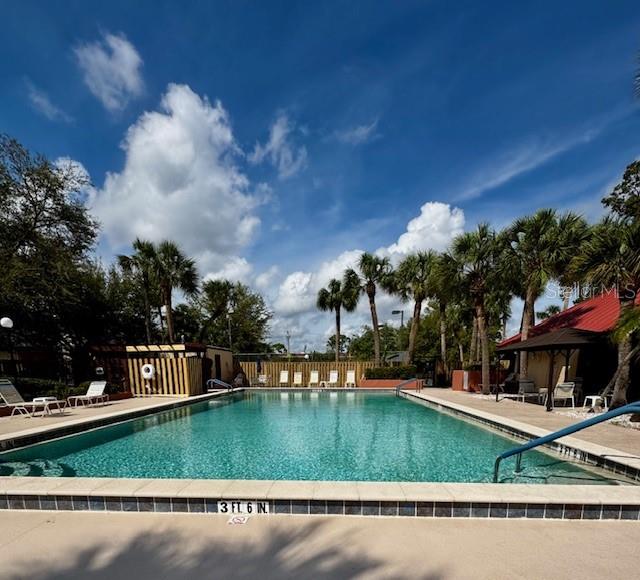 PROMENADES WEST - Residential