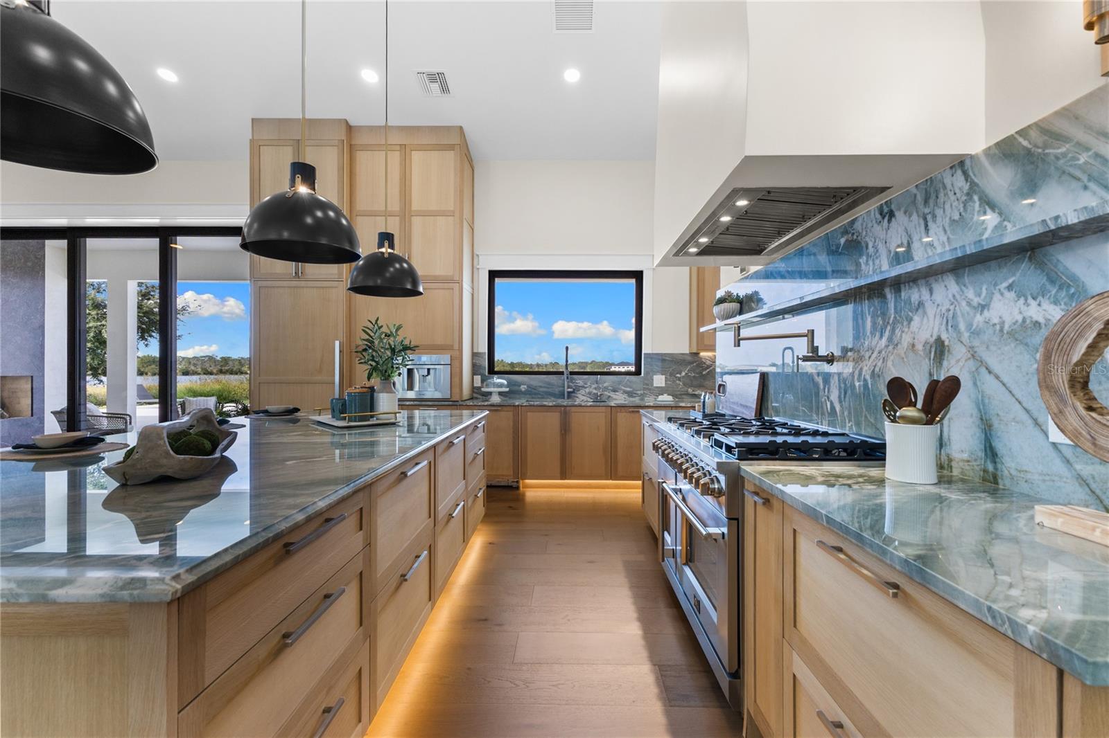 LAKESIDE RANCH - Residential