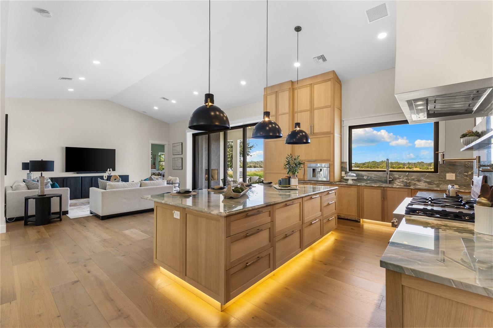 LAKESIDE RANCH - Residential