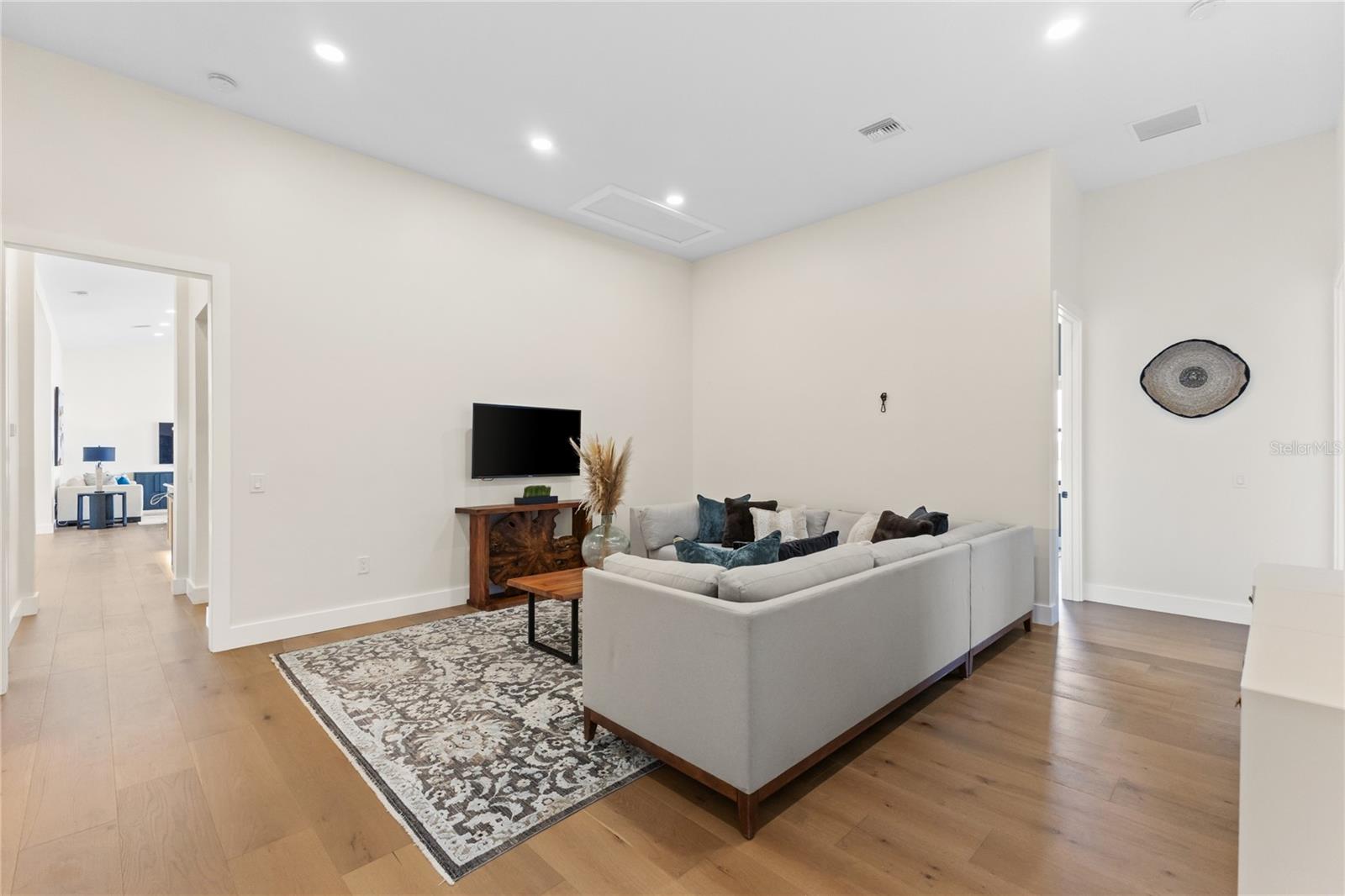 LAKESIDE RANCH - Residential