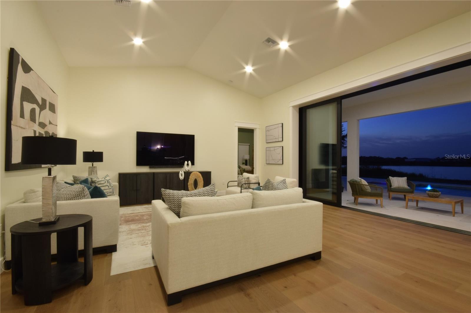 LAKESIDE RANCH - Residential