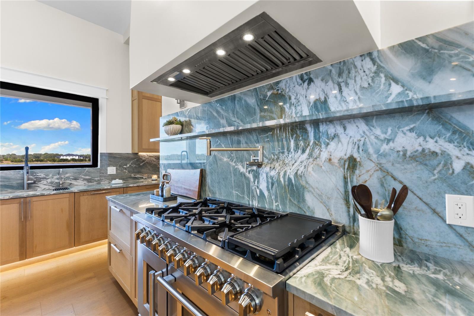 LAKESIDE RANCH - Residential