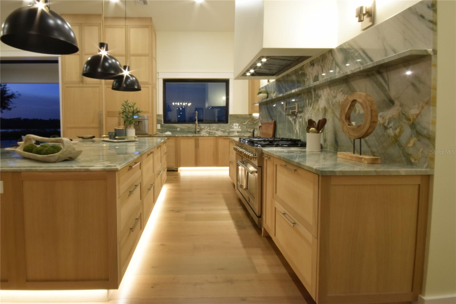 LAKESIDE RANCH - Residential