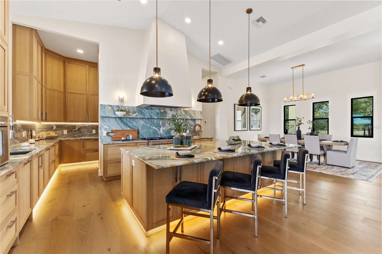 LAKESIDE RANCH - Residential