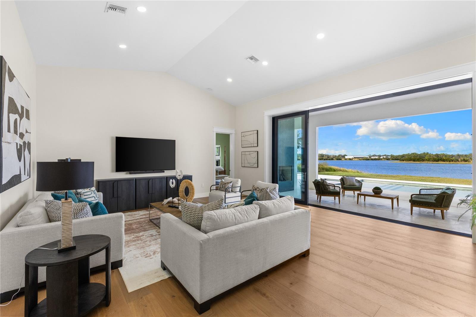 LAKESIDE RANCH - Residential