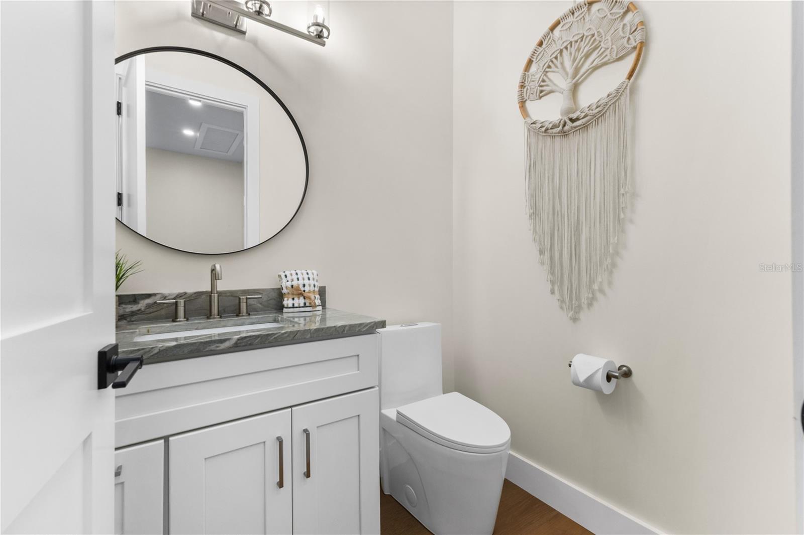 LAKESIDE RANCH - Residential