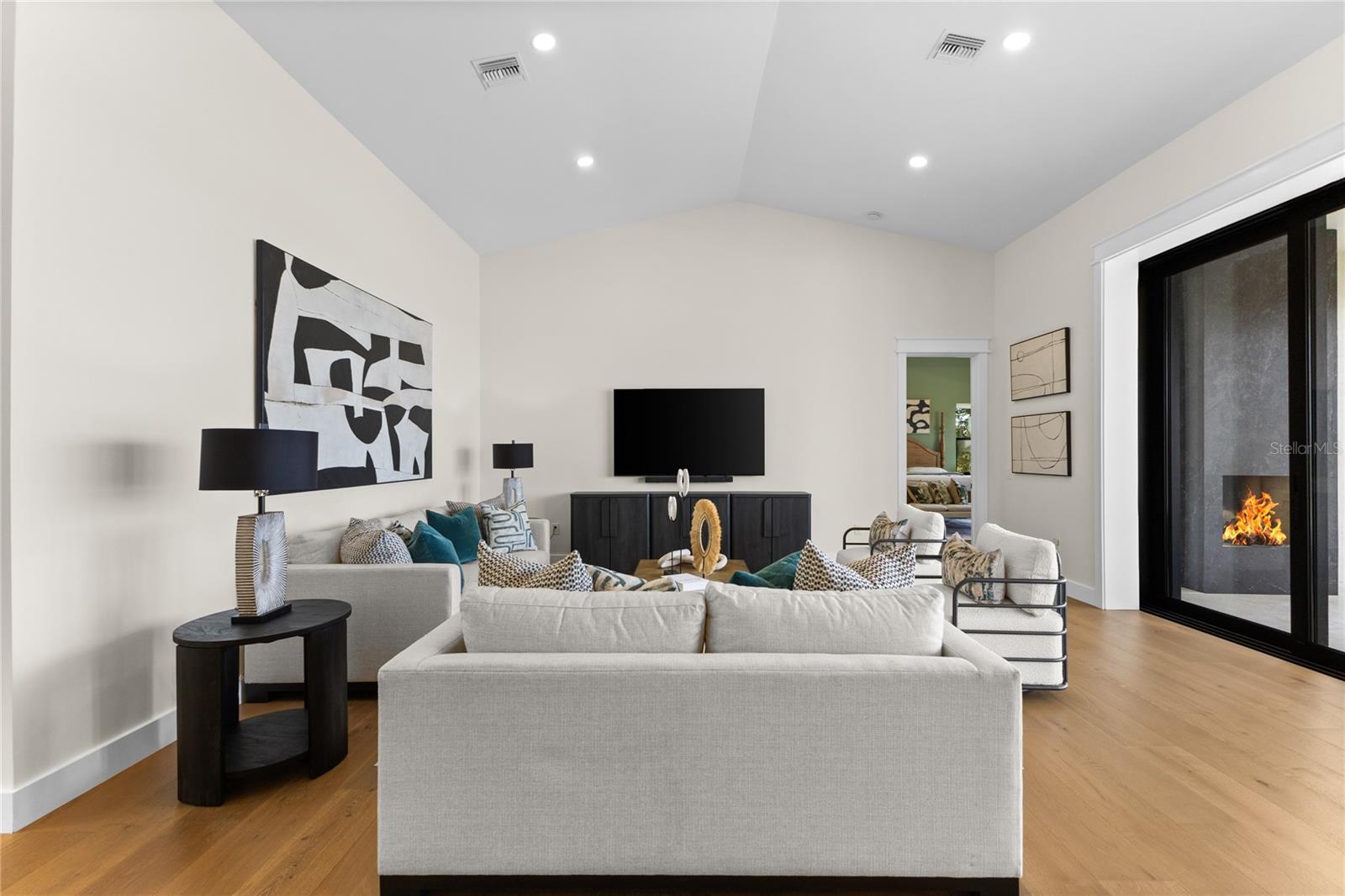 LAKESIDE RANCH - Residential