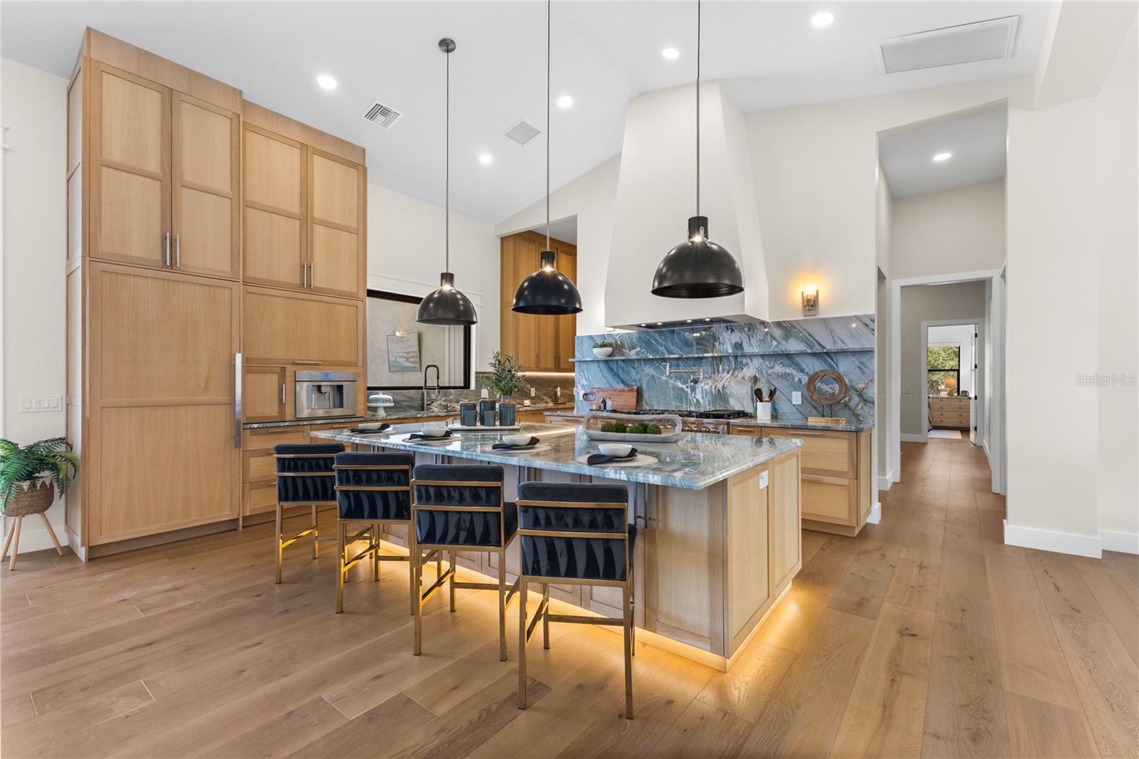 LAKESIDE RANCH - Residential