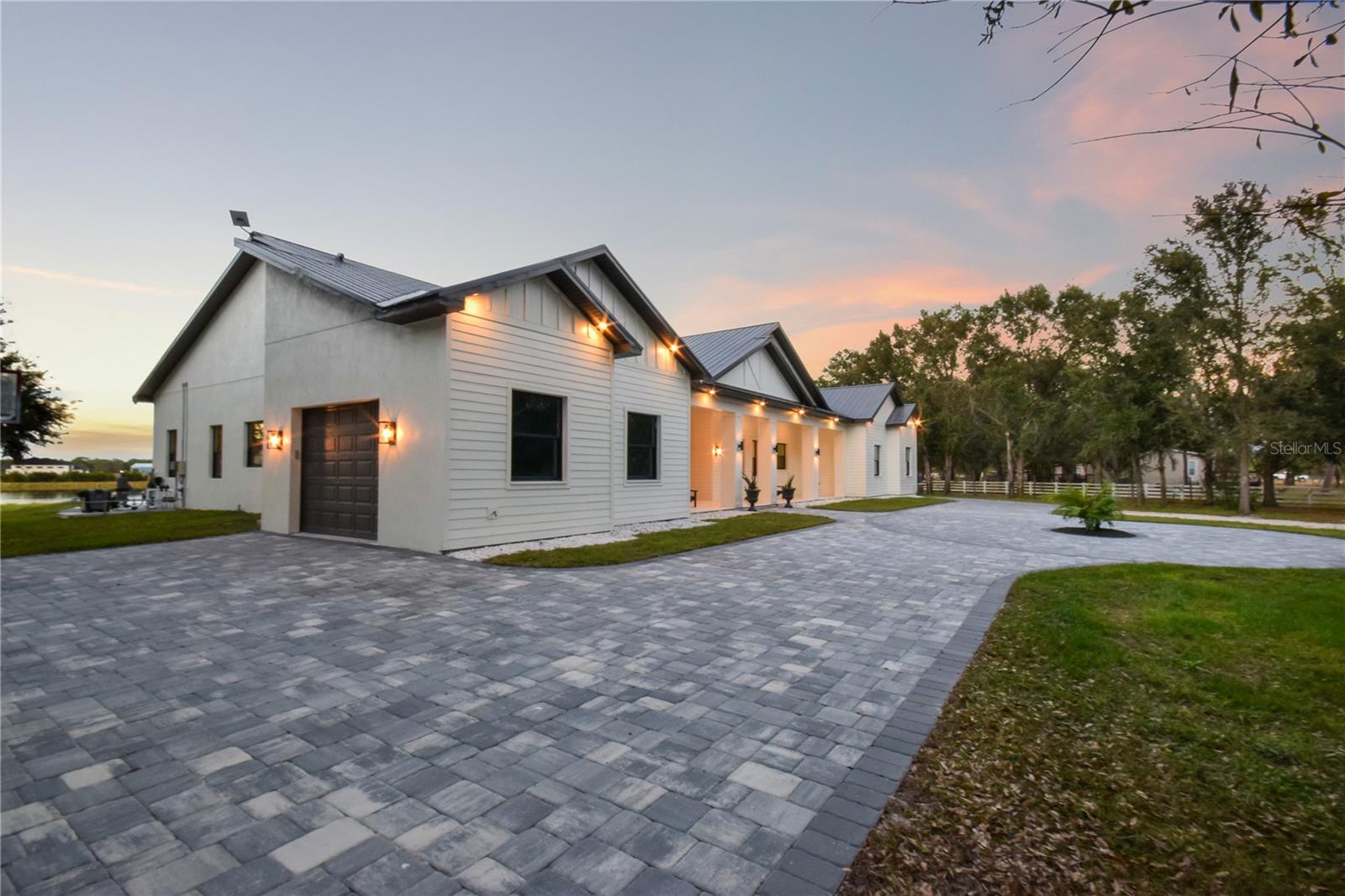 LAKESIDE RANCH - Residential