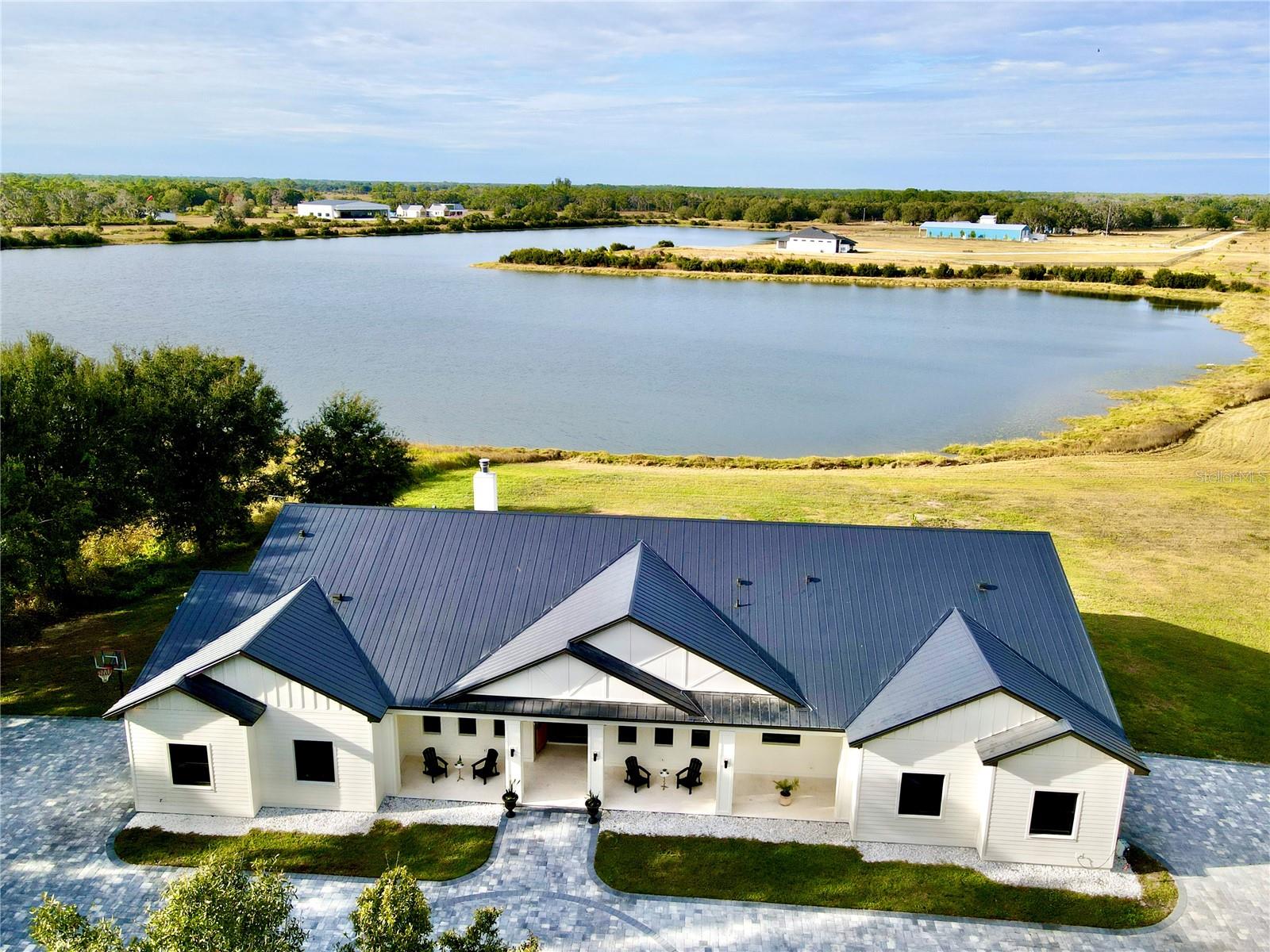 LAKESIDE RANCH - Residential