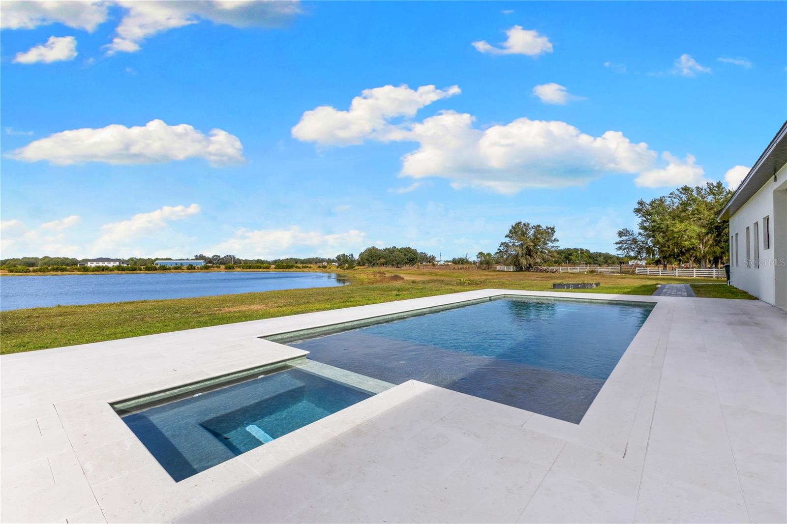 LAKESIDE RANCH - Residential