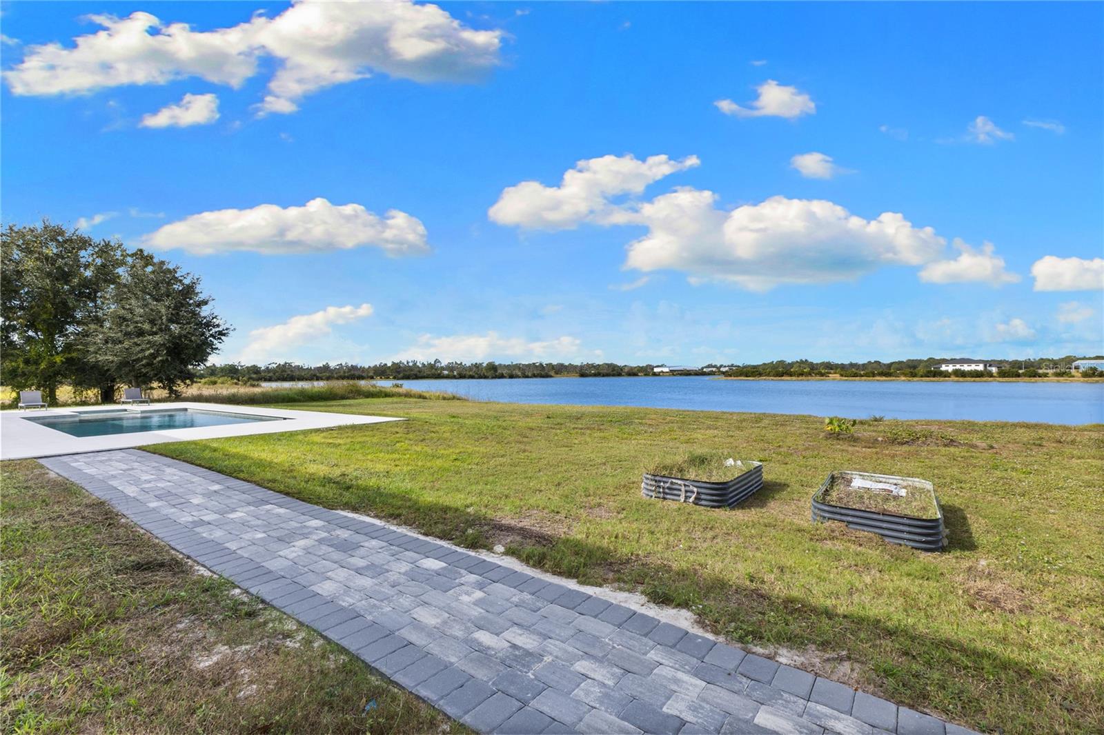 LAKESIDE RANCH - Residential