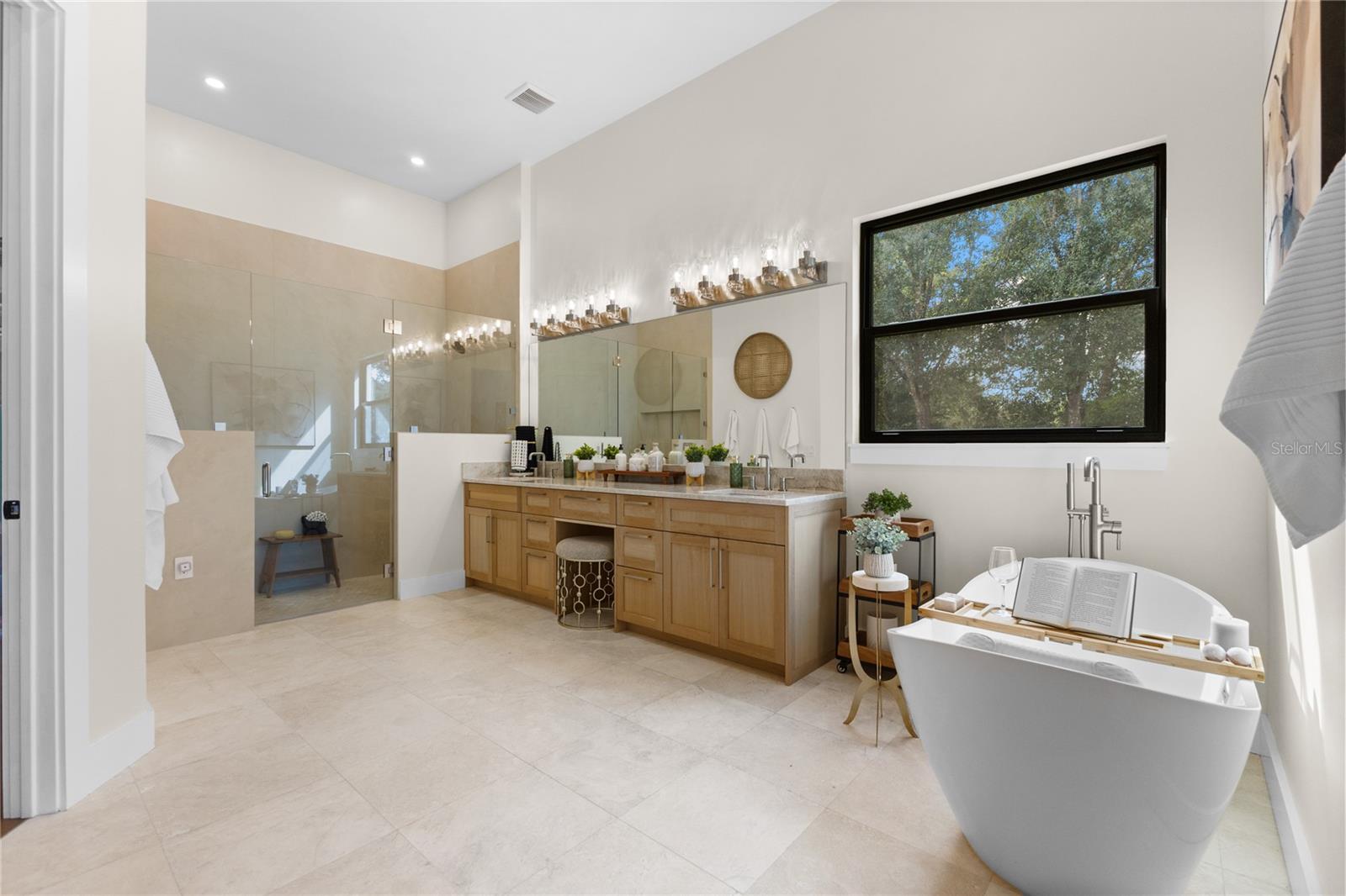 LAKESIDE RANCH - Residential