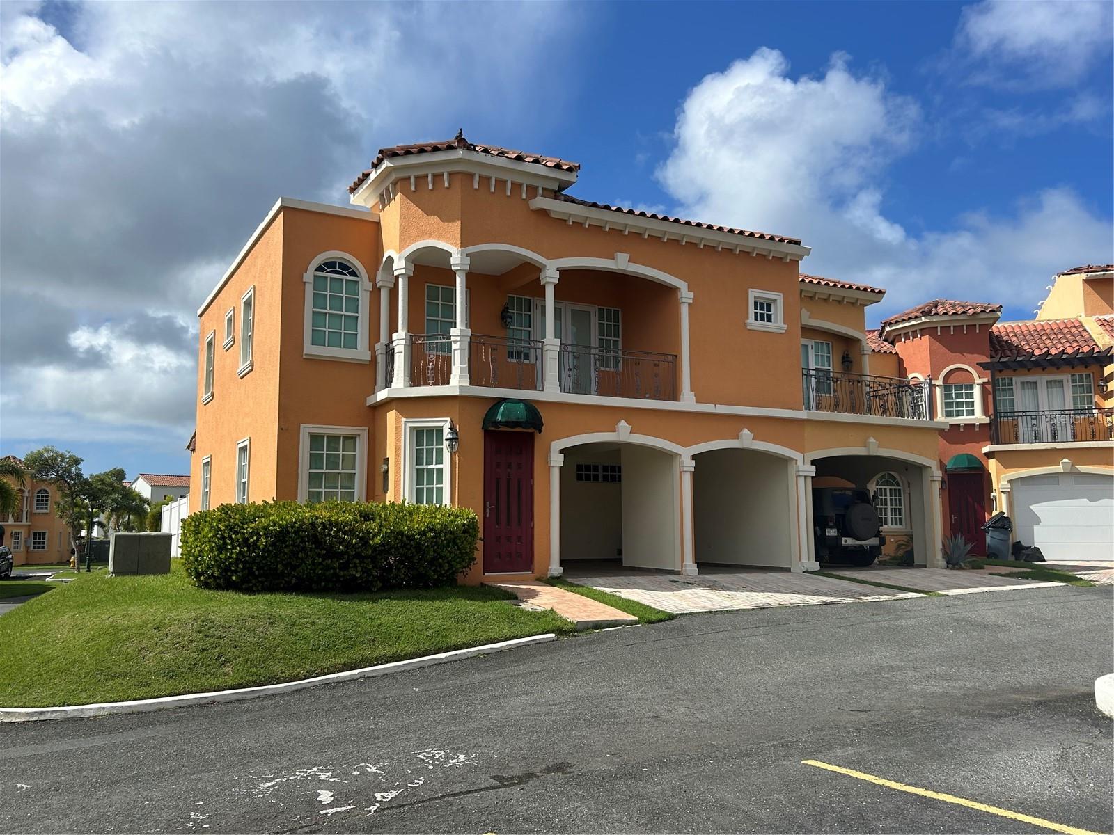 Discover this spacious two-story Townhome on a desirable corner lot, 4 bedrooms and 3.5 baths. The master bedroom has high ceilings, features a balcony and a large en suite bathroom. Located in a prime area, this home is just a short walk from restaurants, shopping center, movie theater, and supermarket. Plus, you're only a quick drive away from beautiful beaches and golf courses, making it the perfect place for comfort and convenience. UNFURNISHED