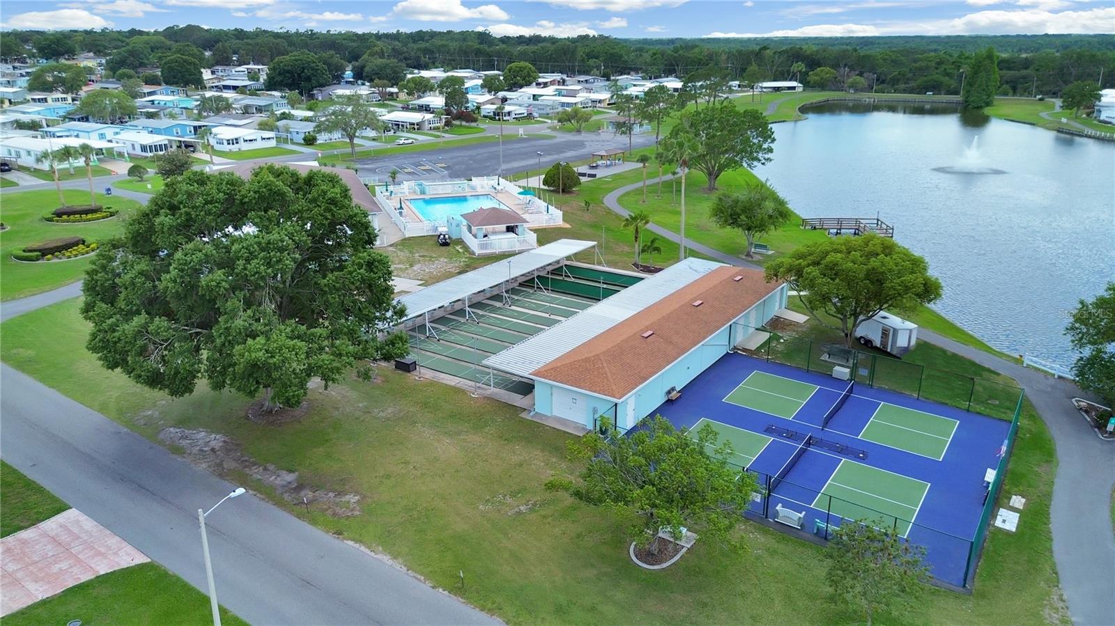 FOXWOOD LAKE ESTATES PH 01 - Residential