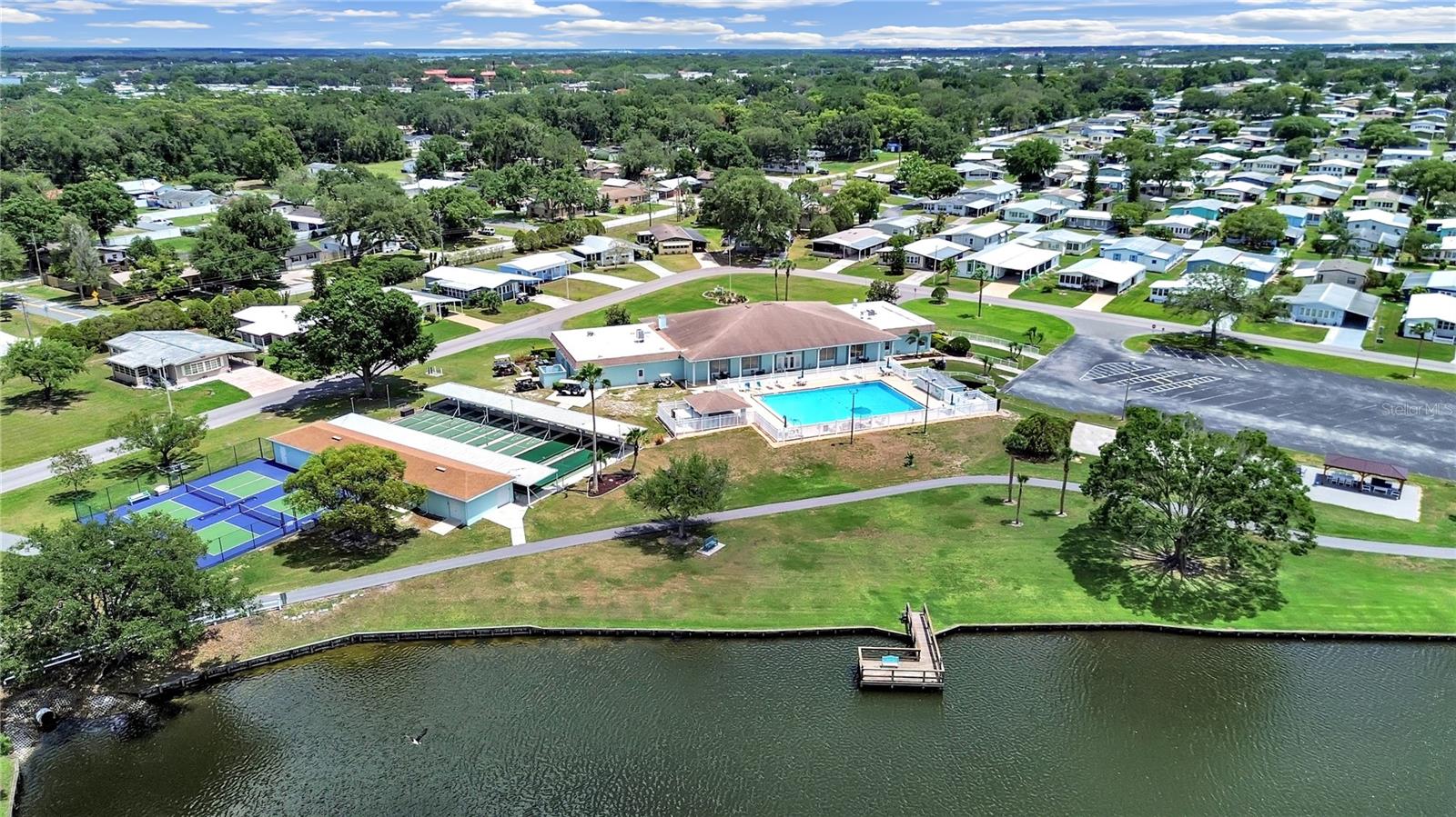 FOXWOOD LAKE ESTATES PH 01 - Residential