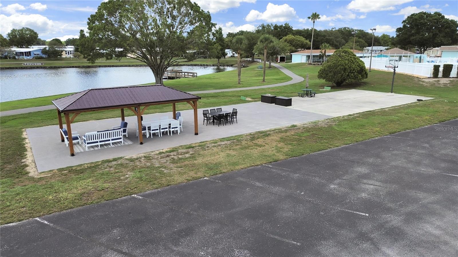 FOXWOOD LAKE ESTATES PH 01 - Residential