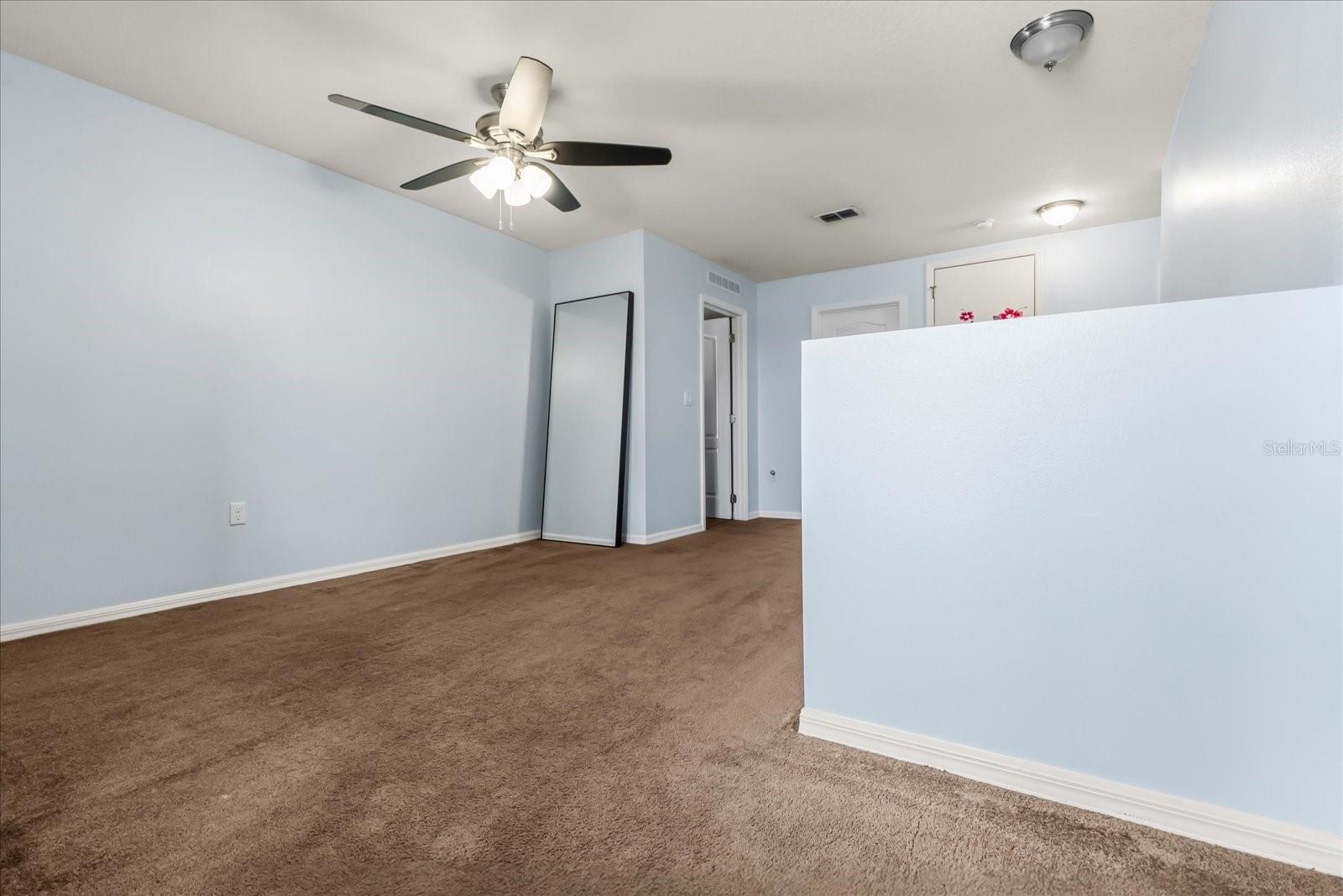 ROYAL HILLS - Residential