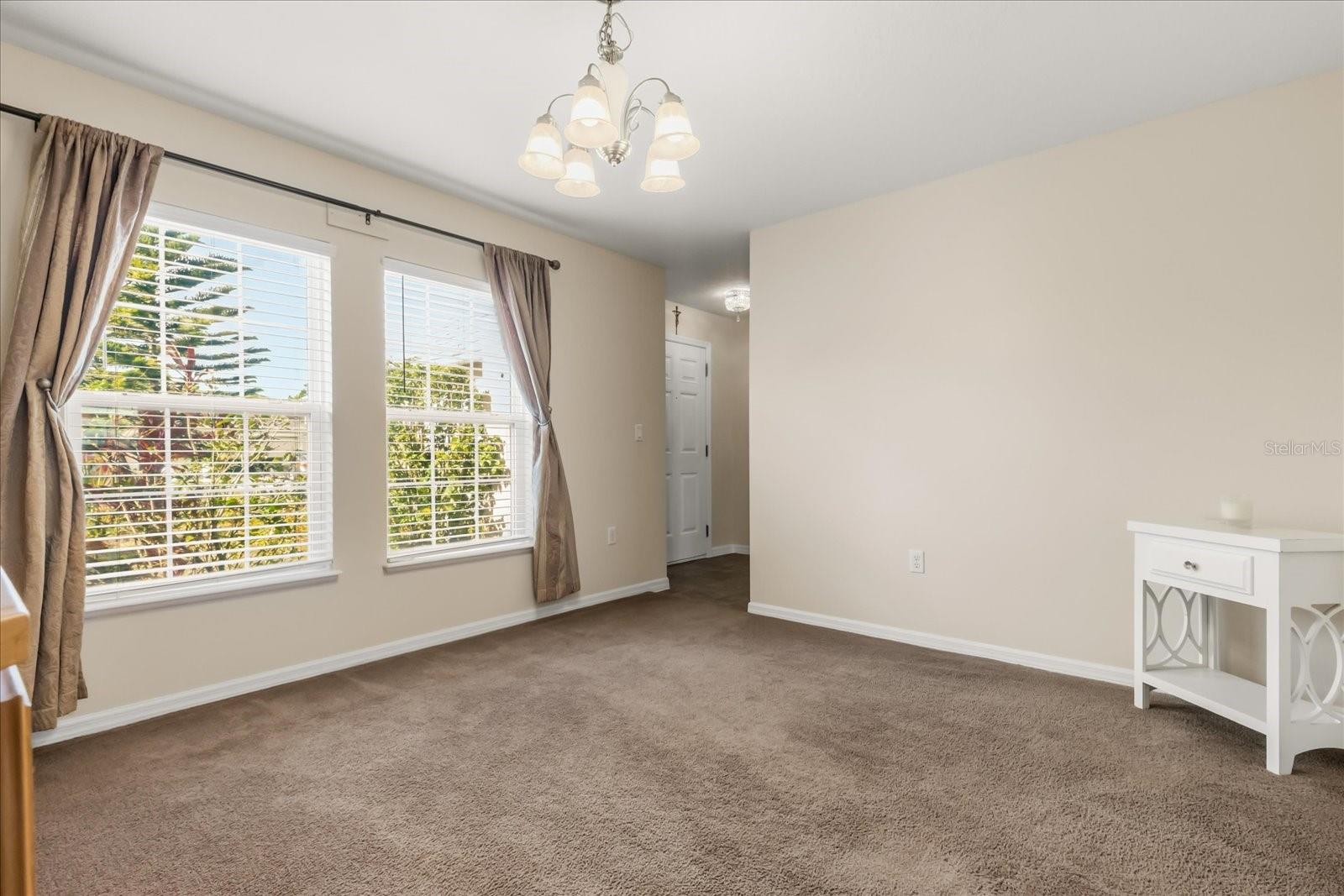 ROYAL HILLS - Residential