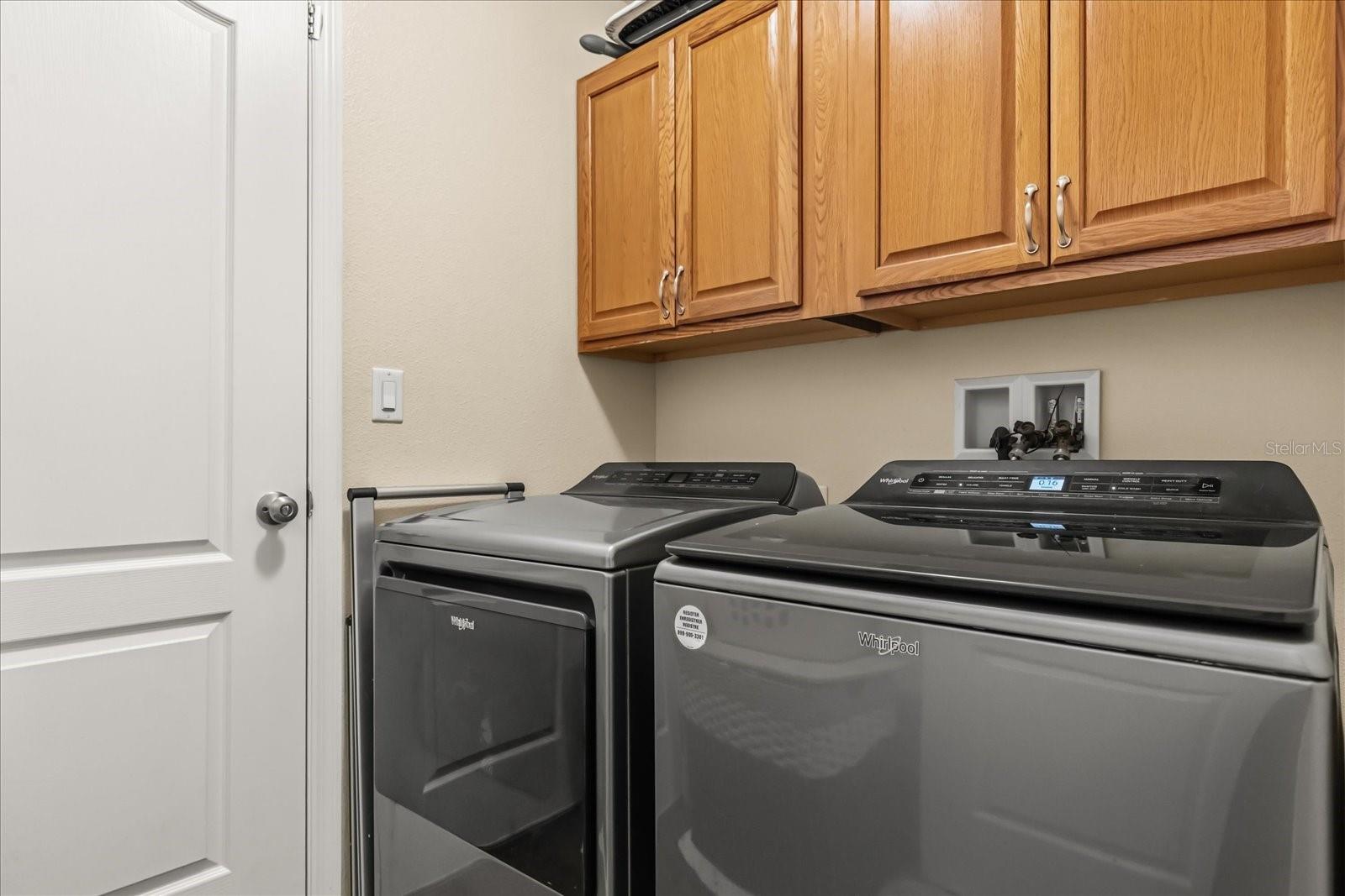 ROYAL HILLS - Residential