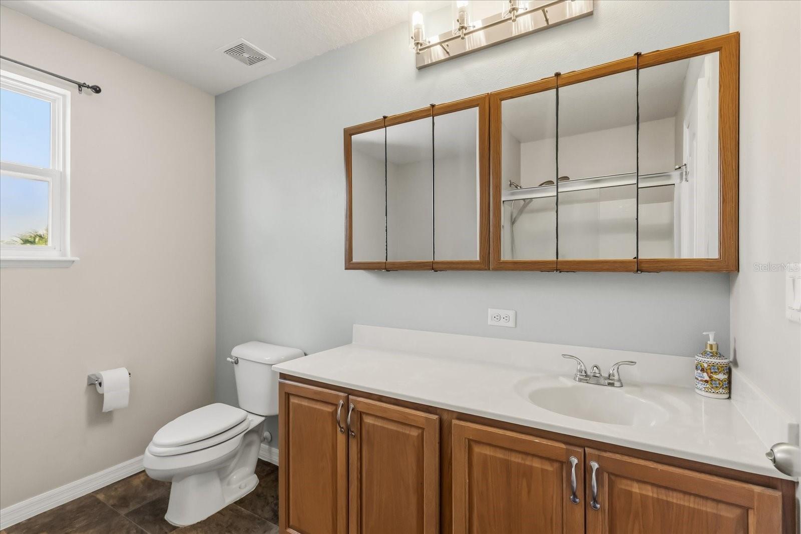 ROYAL HILLS - Residential