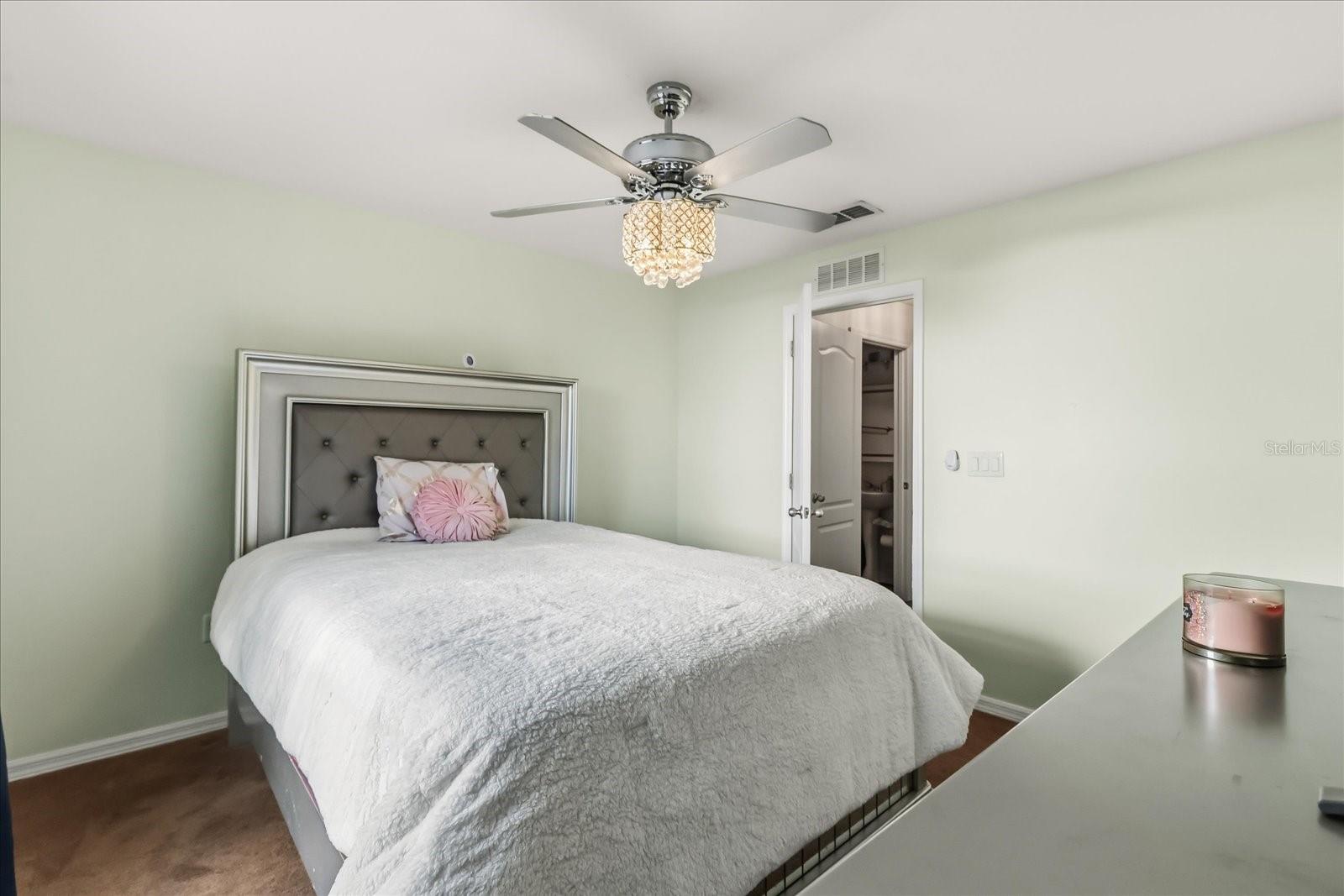 ROYAL HILLS - Residential