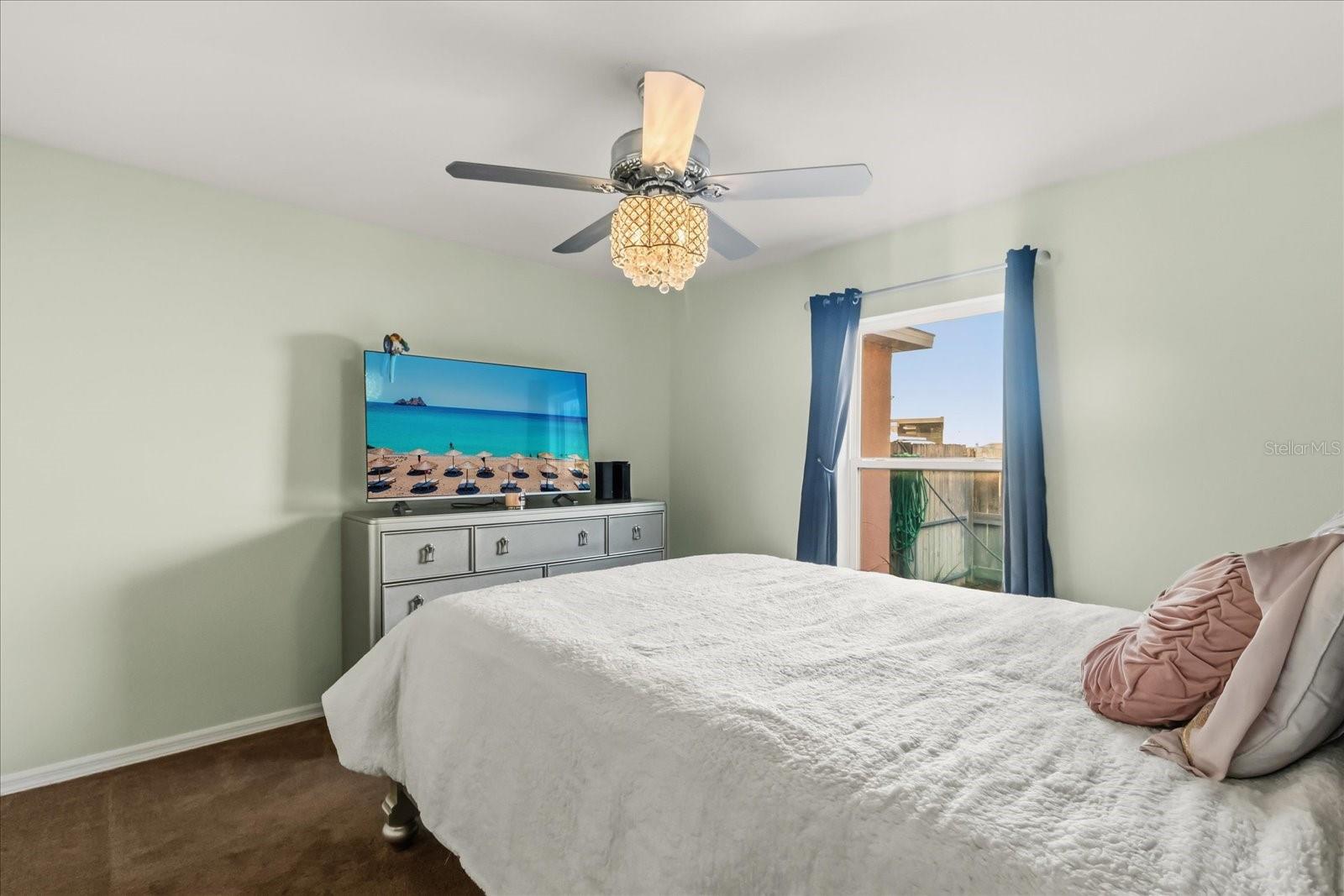 ROYAL HILLS - Residential