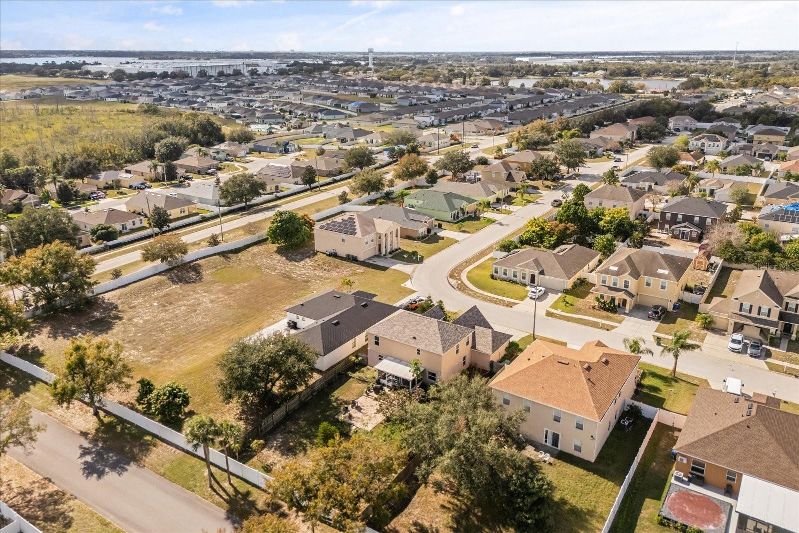 ROYAL HILLS - Residential