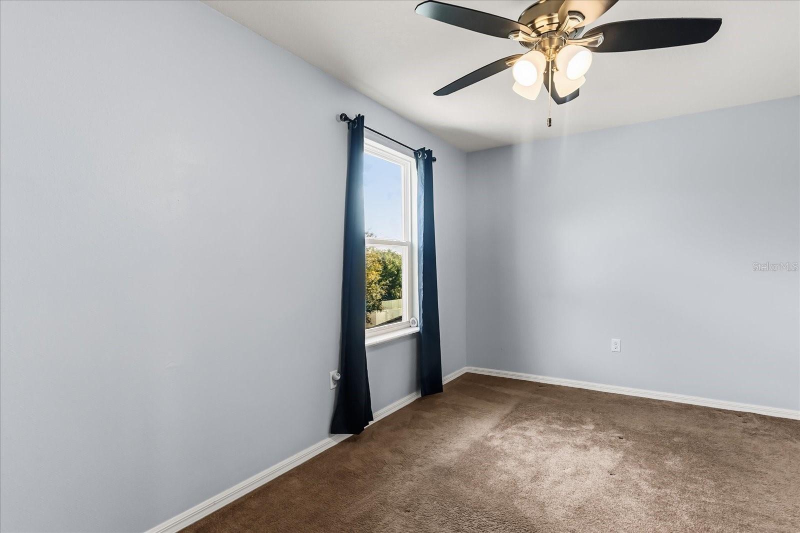 ROYAL HILLS - Residential