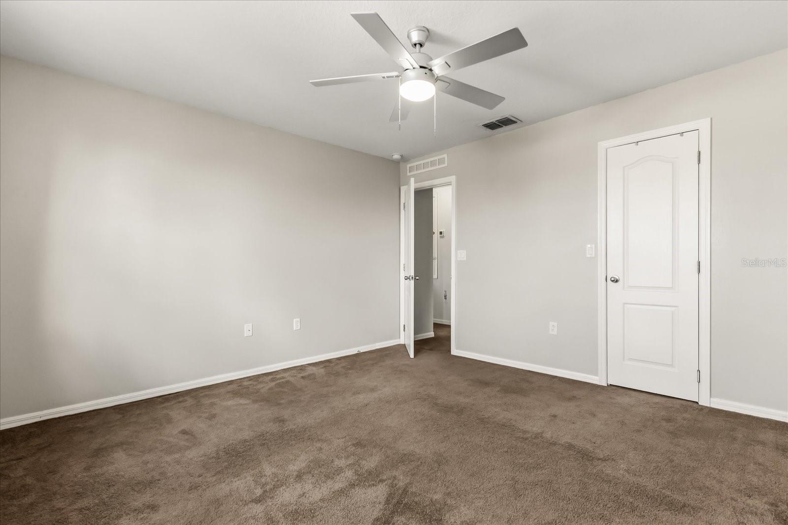 ROYAL HILLS - Residential