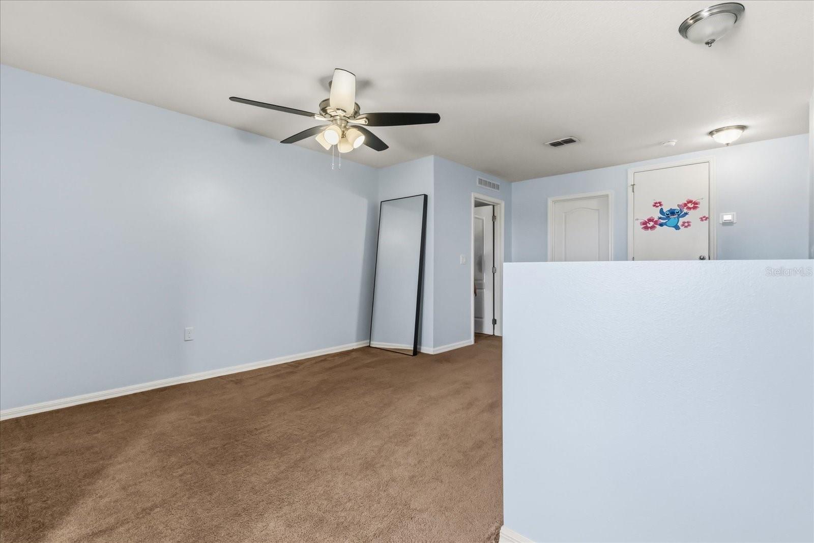 ROYAL HILLS - Residential