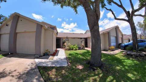 Photo of 12241 Augusta Woods Circle, Orlando, FL 32824 (MLS # P4934964)