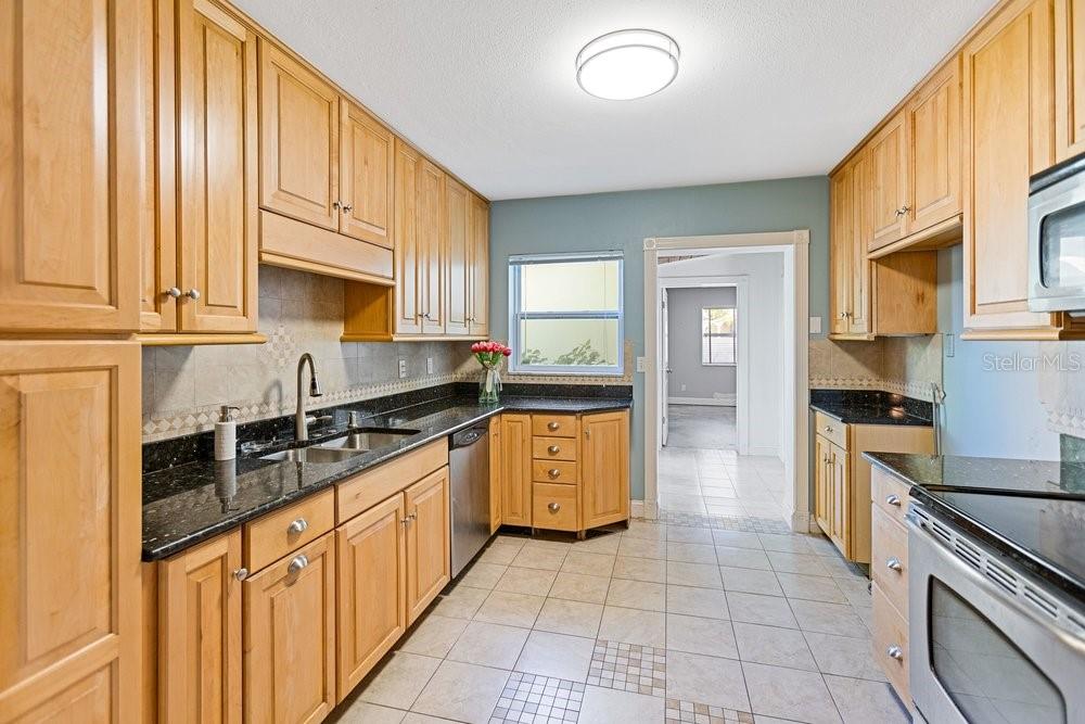 HESPERIDES MANOR - Residential