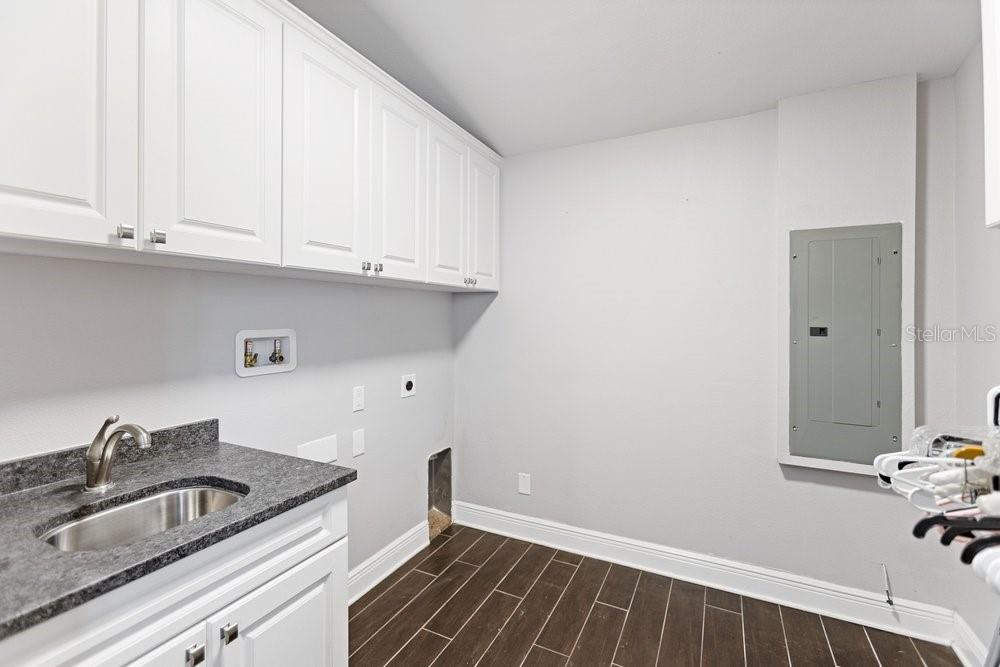 HESPERIDES MANOR - Residential