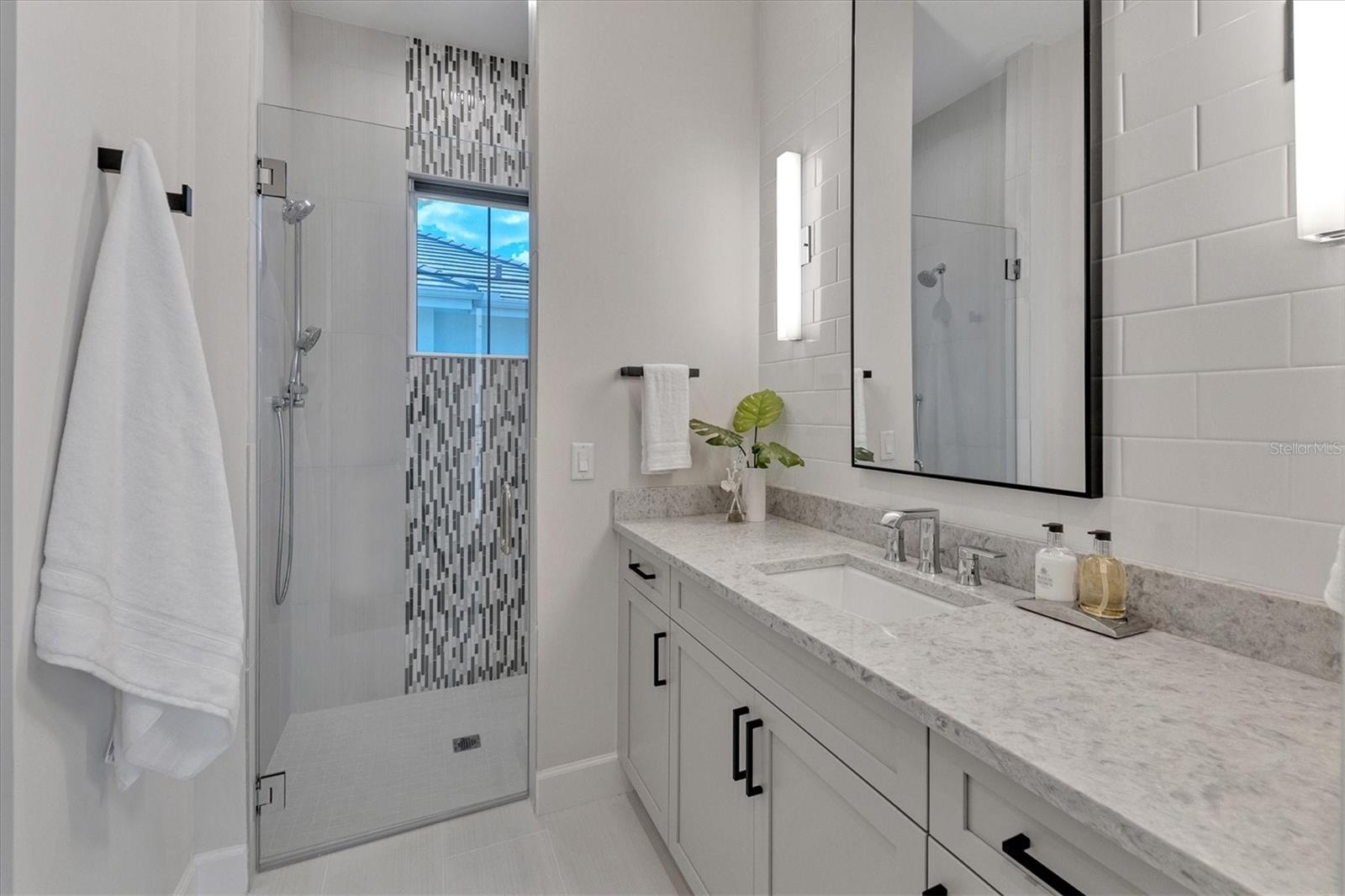 LAKE CLUB - Residential