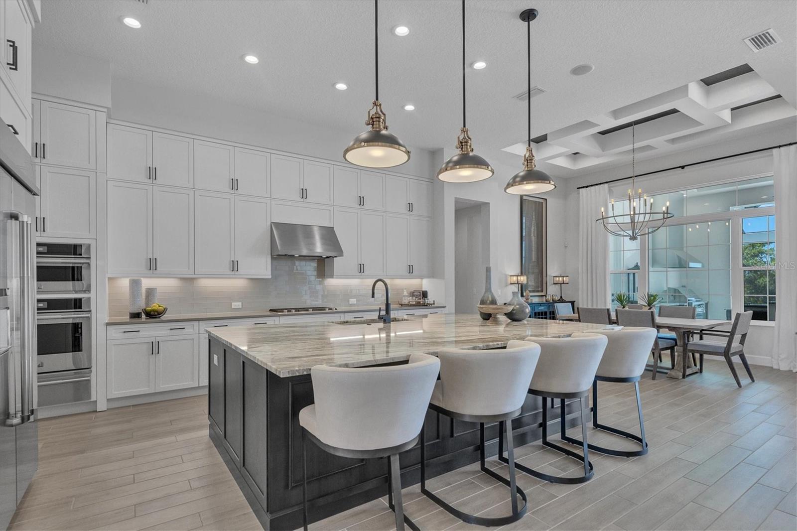 LAKE CLUB - Residential