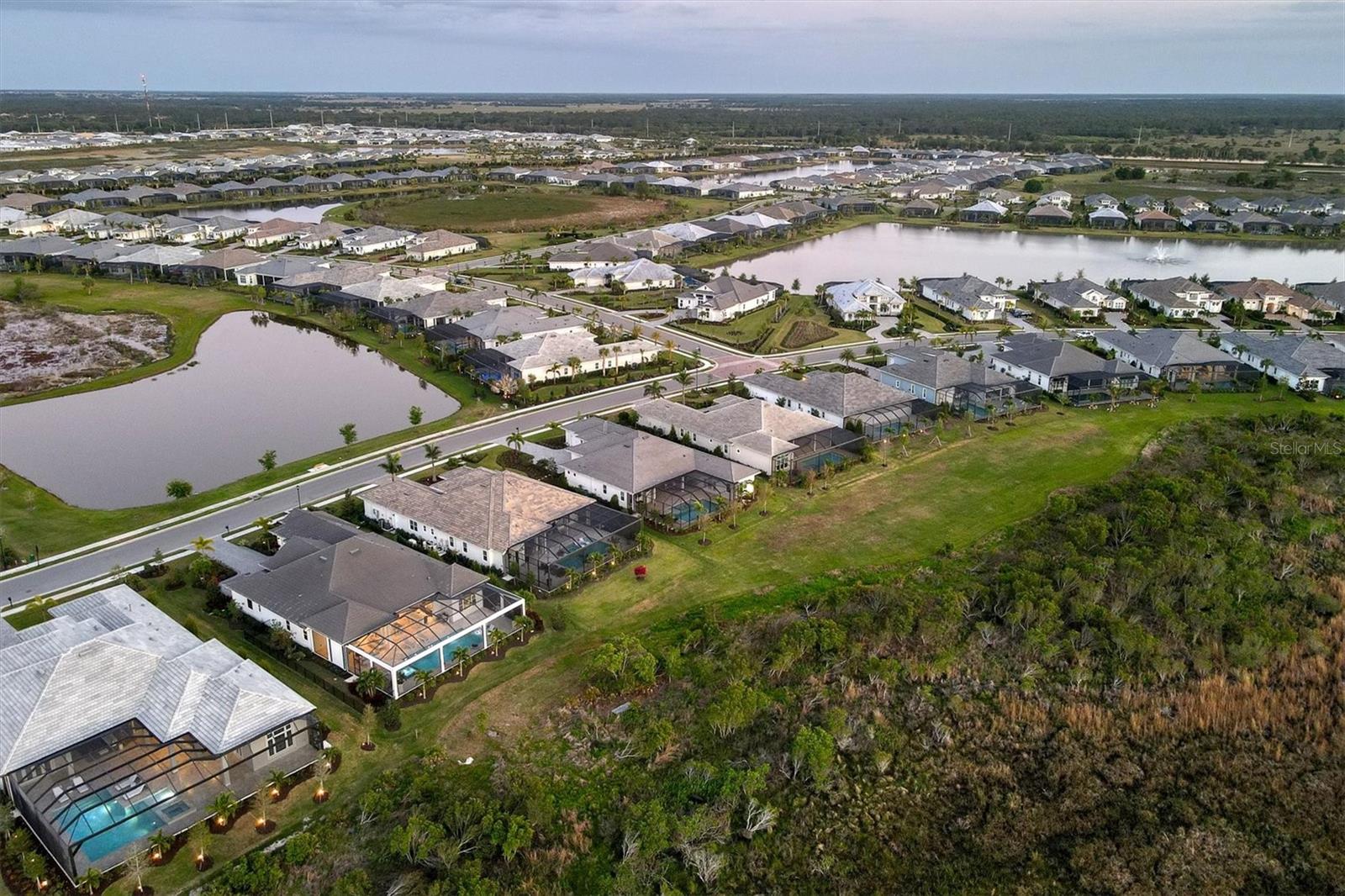 LAKE CLUB - Residential